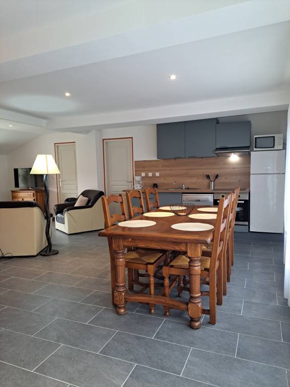 Children-friendly house with terrace, barbeque & yard | Dogs allowed in Montreuil