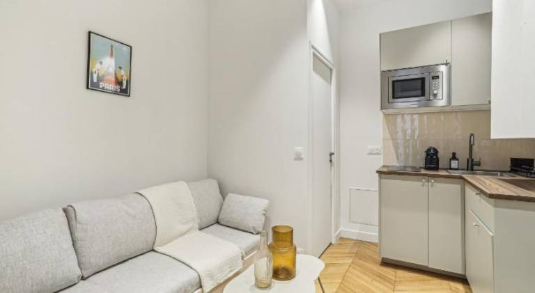 Lavie Maison Hot Tub and AC Near Arc de Triomphe in Clichy