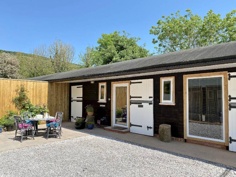 Bungalow with barbeque & patio | Pets are welcome in Taunton