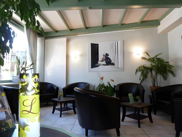 Logis Hotel Restaurant du Midi - Rodez Centre — photo 3