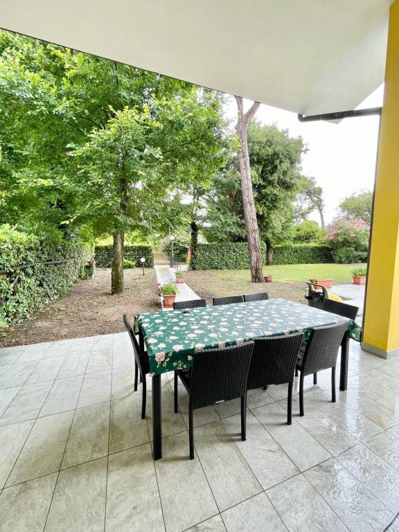 Villa with private pool, patio & yard | Pool view — photo 4