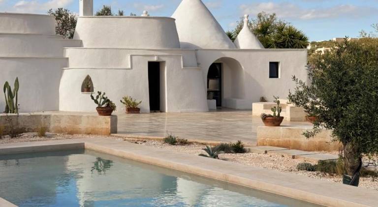 Villa with private pool, yard & patio | Dogs allowed in Ostuni