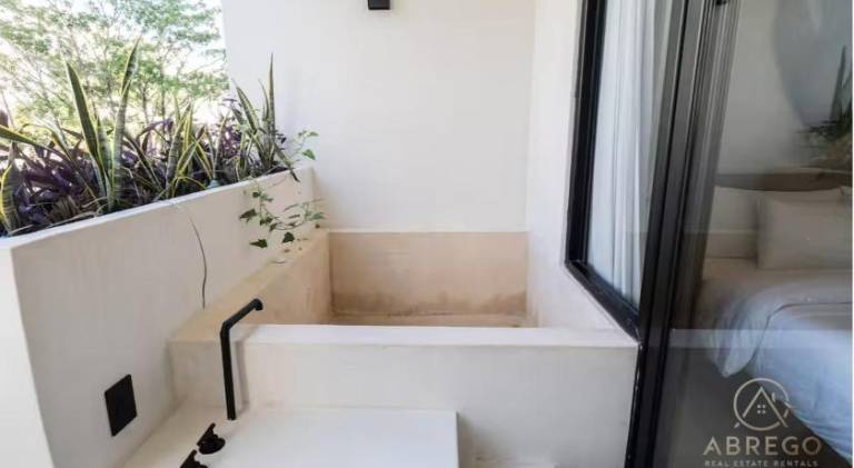 Serviced apartment with garden, terrace & pool — photo 4