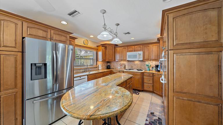 Family-friendly wonderful vacation home with garden, patio & pool | Pets are welcome — photo 4