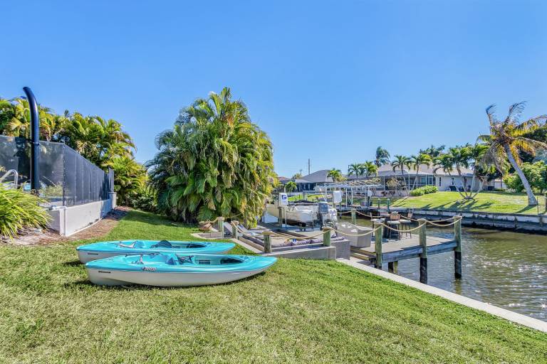 Family-friendly house with barbeque, private pool & garden | Water view | Dogs allowed — photo 5