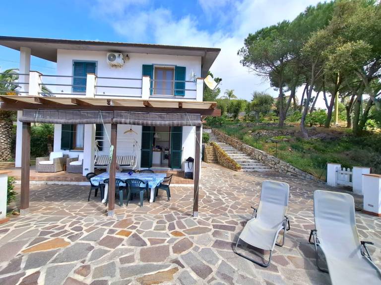 Holiday apartment with barbecue, yard & terrace | Sea view — photo 4