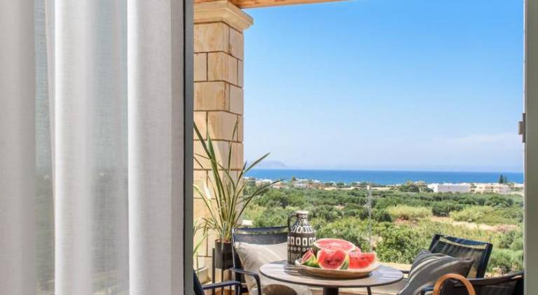 Nice villa with pool, yard & grill | Pets allowed — photo 3