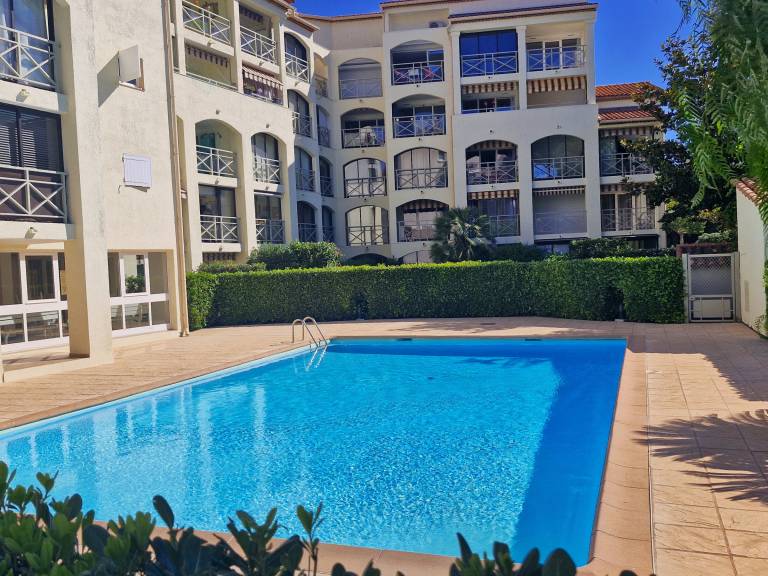 Holiday apartment with 1 room for 4 persons in Sainte-Maxime