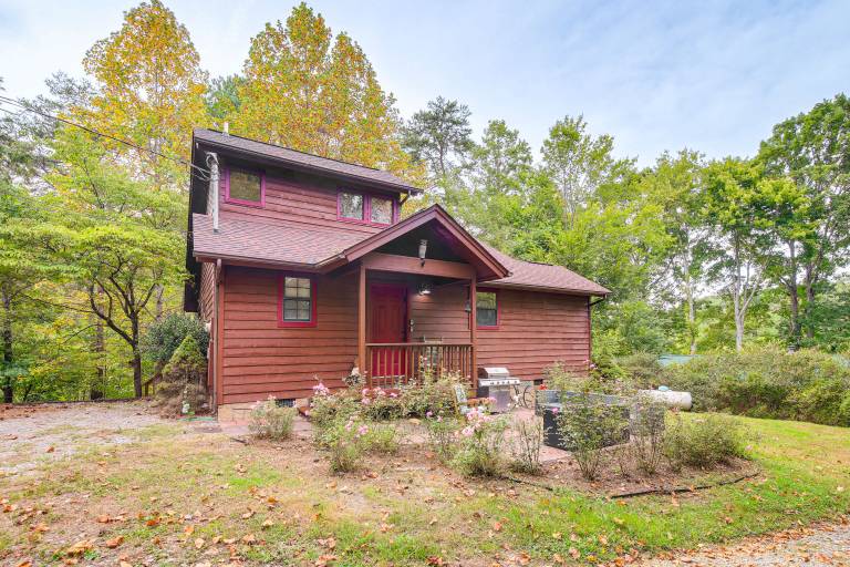 Pet-Friendly Sevierville Rental w/ Private Hot Tub — photo 2