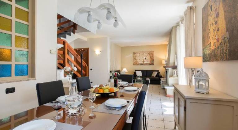 House with jacuzzi in Novara