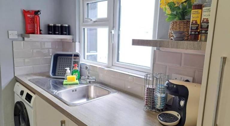 Apartment | Near British Airways i360 — photo 5