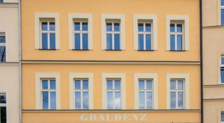 Serviced apartment with garden — photo 4