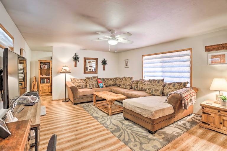 Hot Tub & Deck: Big Bear Gem Near Resorts! — photo 5
