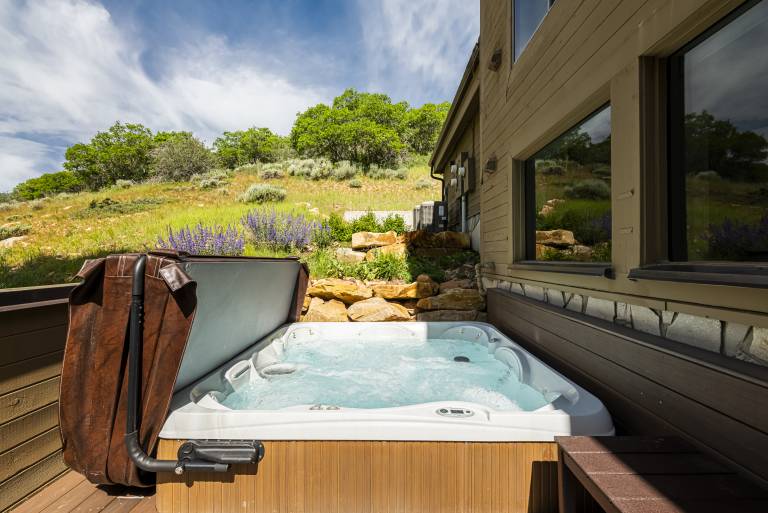 Mountain View Deer Valley Escape Hot Tub Near Hiking & Biking Trails — photo 3