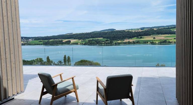 Lakeview Guest Rooms with huge rooftop terrace