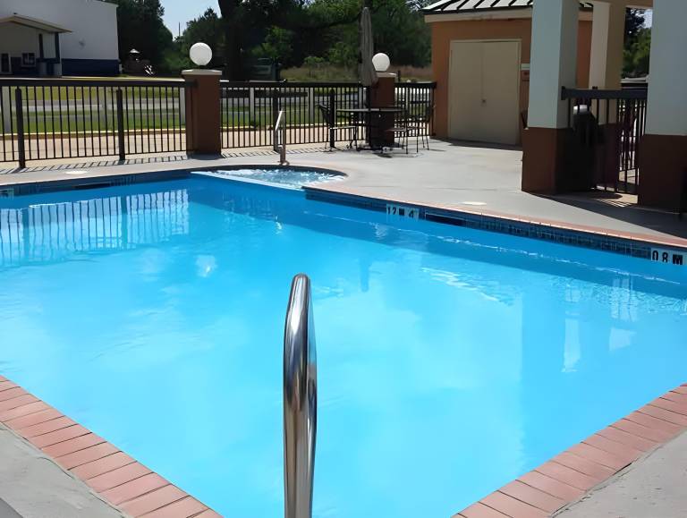 Econo Lodge Inn & Suites in D'Iberville, MS