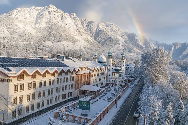 Hotel The Dewan in Srinagar