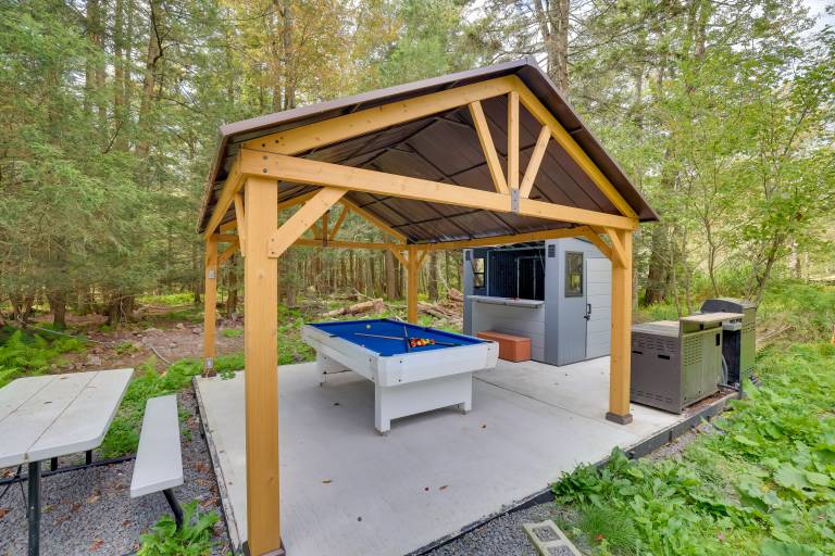 Explore the Poconos! Cozy Creekside Cabin w/ Patio — photo 2