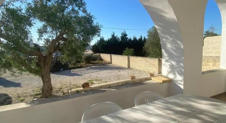 Villa with yard, terrace & barbeque — photo 4