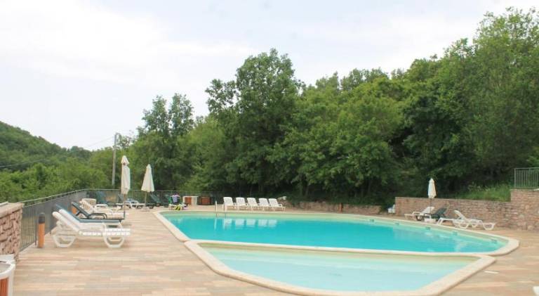 Beautiful house with yard & pool | Pets allowed — photo 2