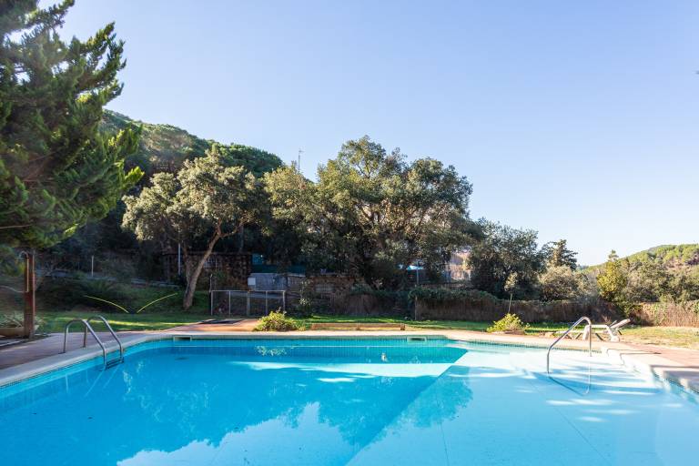 Apartment 'Loft Cala Canyelles' with Shared Pool, Wi-Fi and Air Conditioning — photo 4