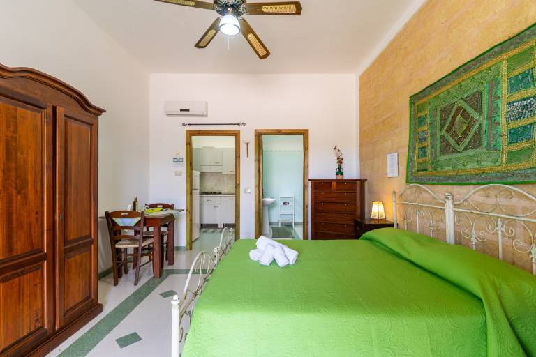 Holiday Apartment "Domus Mea Salento Arazzo Verde" with Shared Pool, Shared Terrace & Wi-Fi — photo 5