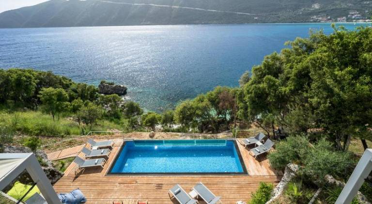 Nice house with BBQ, pool & patio | Pets are welcome in Lefkada