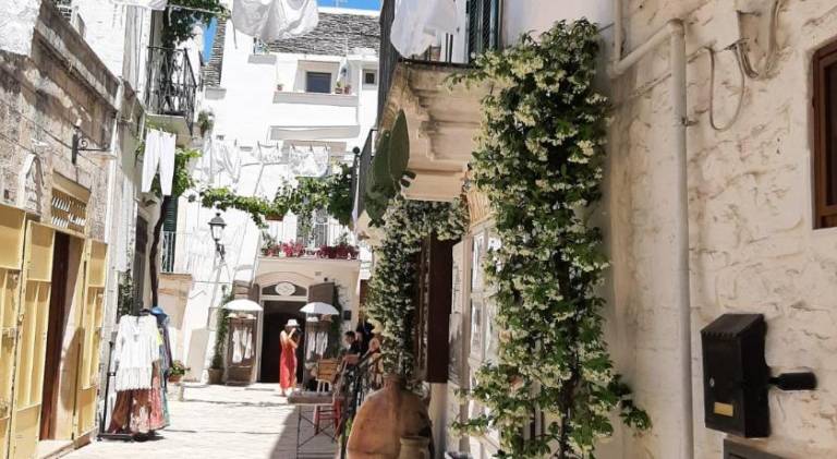 Vacation home with 1 room for 5 persons in Locorotondo