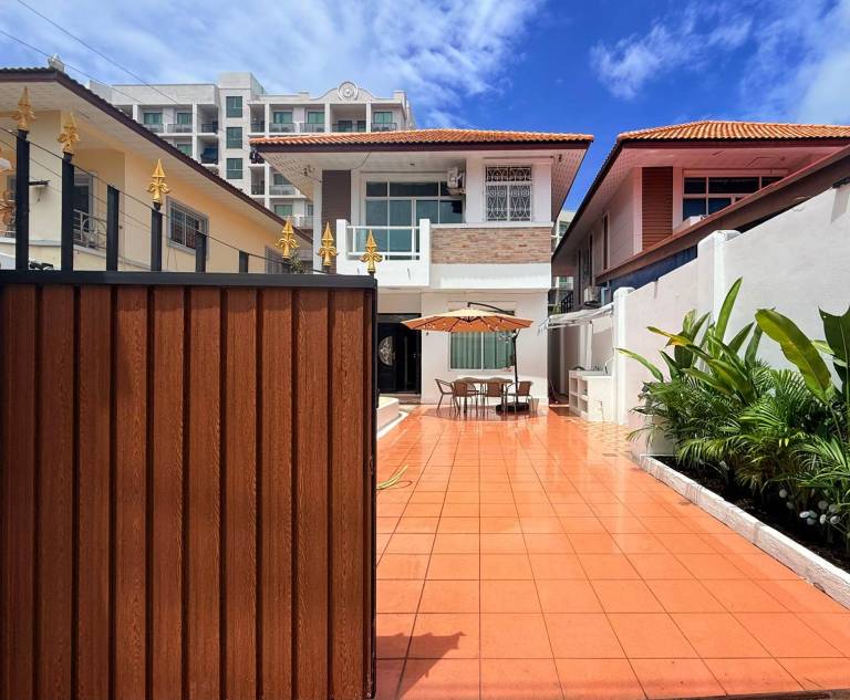 Villa | Close to Big Buddha | Pets are welcome in Pattaya