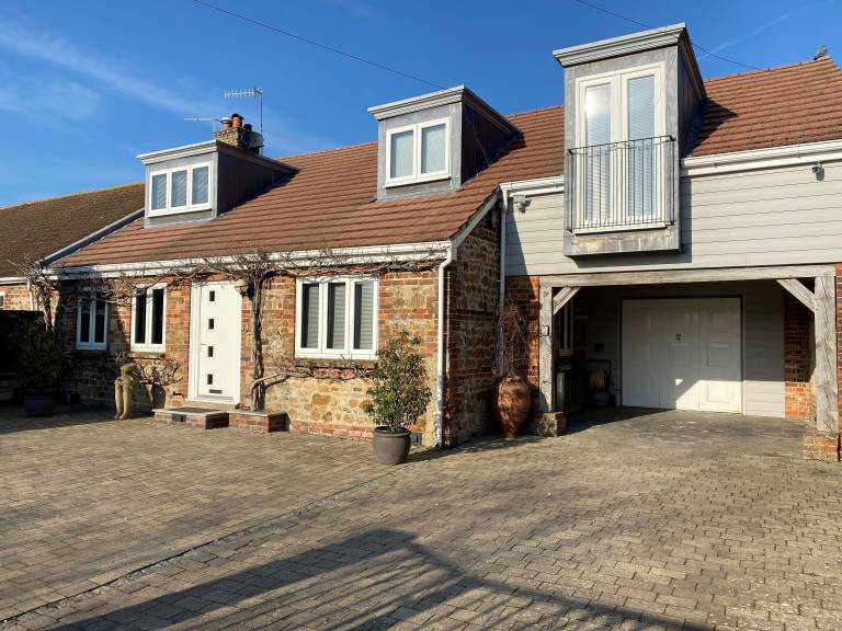 House  Selsey