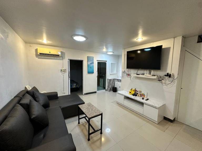 Vacation home with terrace & grill | Pet-friendly — photo 2