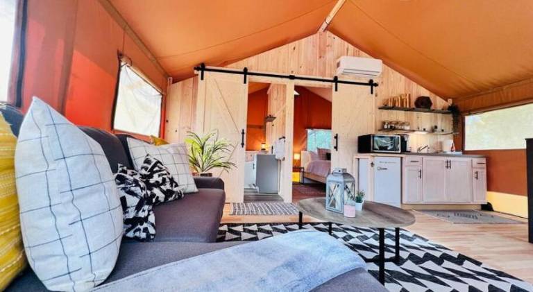 Beautiful tent with jacuzzi | Pets allowed — photo 3