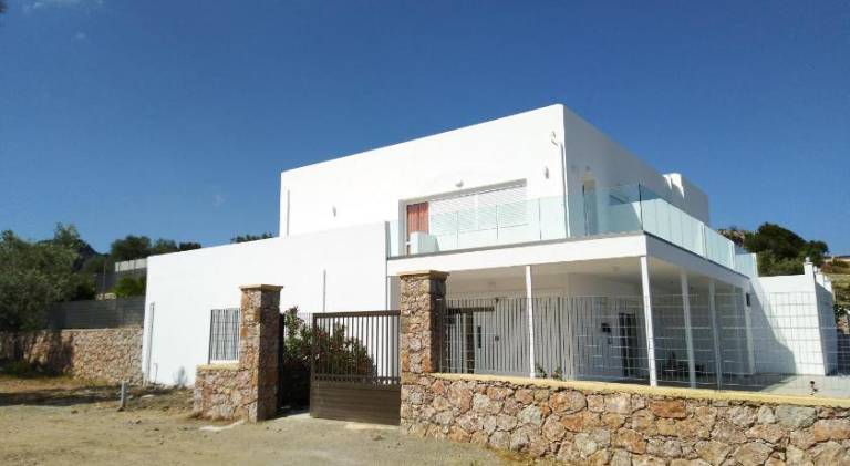 House with pool | Pets are welcome — photo 3