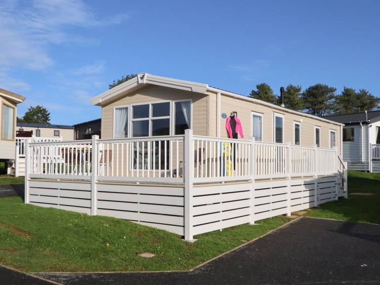 Cottage with yard | Beach view | Pet-friendly in Paignton