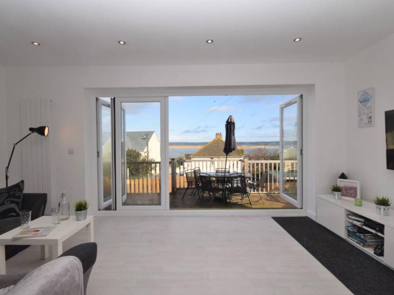 Fully equipped lovely cottage with garden | Water view | Next to the beach | Pets allowed in Bideford