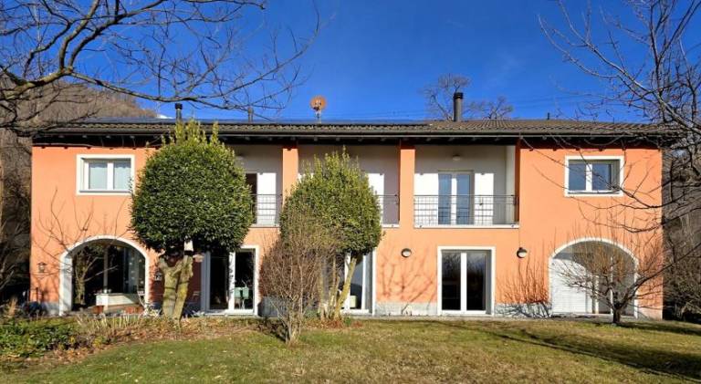 350 m&sup2; Villa