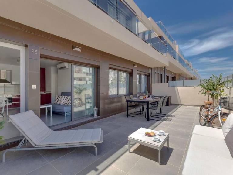 Apartment with terrace & pool — photo 2