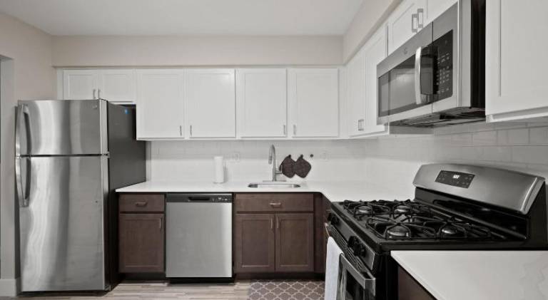 Charming Rochester Retreat Cozy & Stylish Stay — photo 3