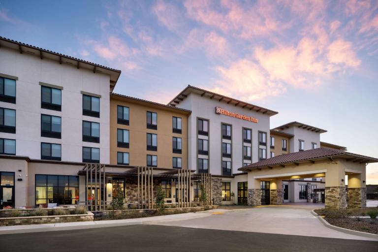 Hilton Garden Inn Visalia — photo 3