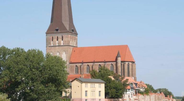 Holiday apartment with 2 rooms for 6 persons in Rostock