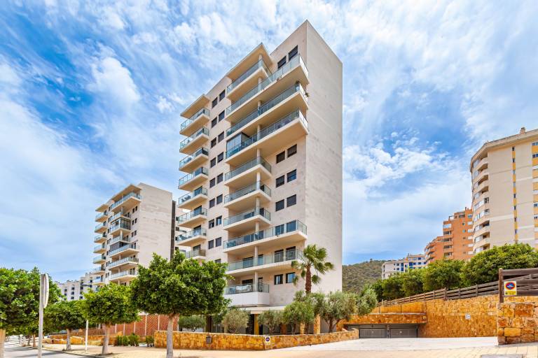 Fully equipped holiday apartment with terrace & pool | Sea view | Close to the beach | Dogs allowed — photo 4
