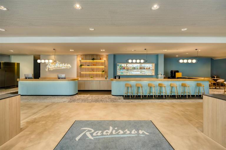 Radisson Hotel Brussels Centre Midi — photo 2