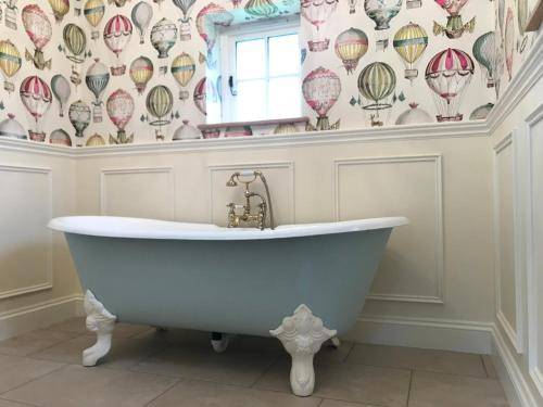 Bed and breakfast  Wisborough Green