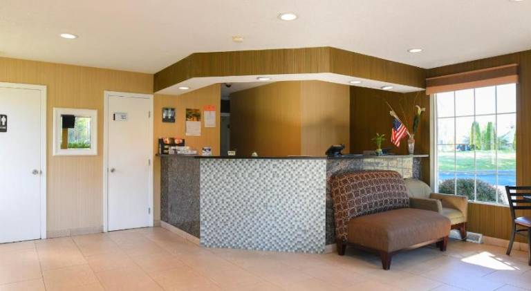 Capital Inn and Suites — photo 4