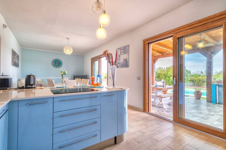 Villa Della Felicità with Private Pool, Wi-Fi and Air Conditioning — photo 4