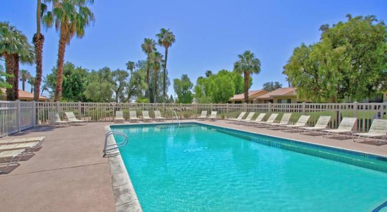 Vacation home with jacuzzi | Pets allowed — photo 5