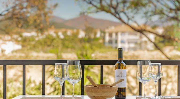 Apartment with pool in Estepona