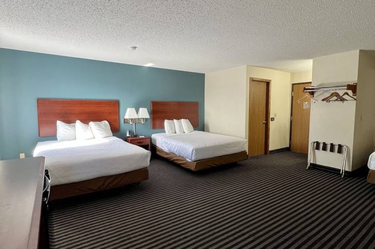 Reston Inn & Suites