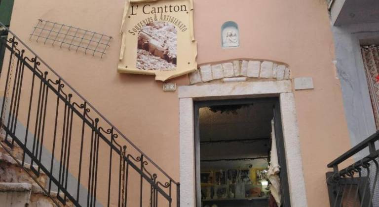 L ' CANTON B & B in Carrara
