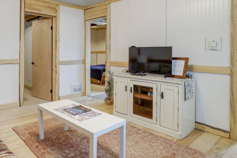 2 Mi to Dtwn: Pet-Friendly Casper Apt! — photo 4